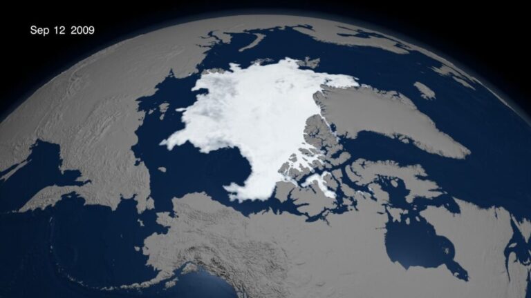 Arktik Okyanusu’ndaki buz seviyesi rekor düzeyde geriledi